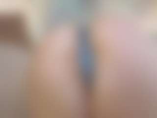 Live cam show with Michelle-Blond - Camel Toe on thefappeningchat.com