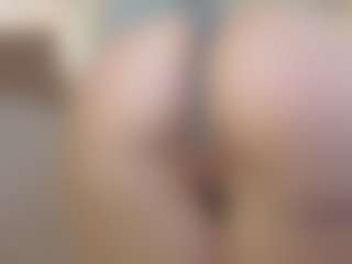 Live cam show with Michelle-Blond - Body Massage on xfollow cams