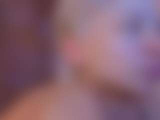 Live cam show with Michelle-Blond - Flashing on CamSextacy