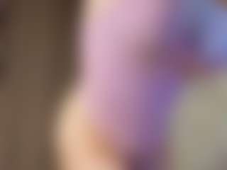 Live cam show with Michelle-Blond - Blonde Hair on sexytreat.net