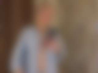Live cam show with Michelle-Blond - Flashing on CamwithHer