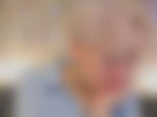 Live cam show with Michelle-Blond - Skinny on fuklive.com