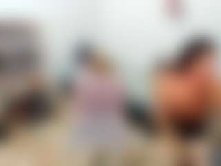 Live cam show with untilwet - Strapon on googirlz
