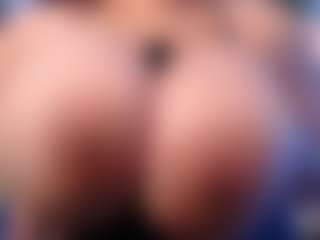 Live-camshow met Dalila Sky - Young Adult op Camsoda