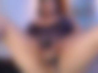 Live cam show with Dalila Sky - Oil on Fling VIP Chat