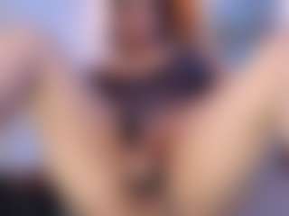 Live cam show with Dalila Sky - Oil on parknlotfishbdy