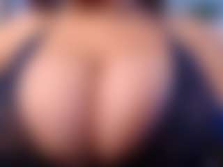 Live cam show with Dalila Sky - Chubby on MyBangCams