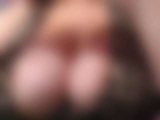 Live cam show with Dalila Sky - BBW on live18s.com