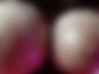 Live cam show with Dalila Sky - Oil on TeamSkeetLive