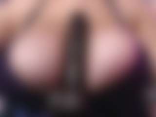 Live cam show with Dalila Sky - Body Massage on PervPlay.com