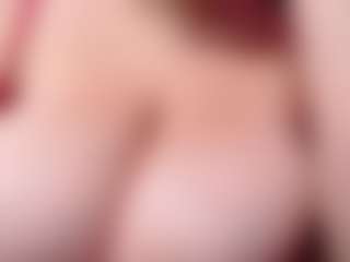 Live cam show with Dalila Sky - Oil on Camsoda