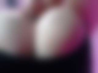 Live cam show with Dalila Sky - Brown Hair Petite on SpunkLive