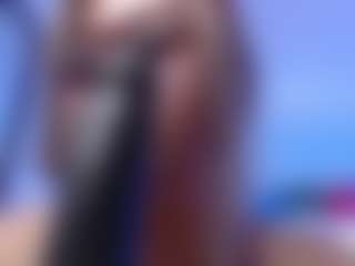 Live cam show with Dalila Sky - Oil on parknlotfishbdy