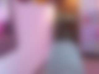 Live cam show with Dalila Sky - Petite on Camsoda
