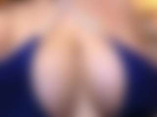Live cam show with Dalila Sky - Striptease on TeamSkeetLive