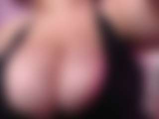Live cam show with Dalila Sky - Amateur Brown Hair on Camsoda