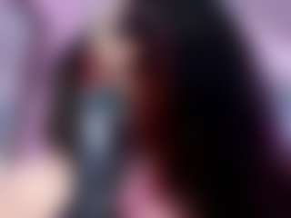 Live cam show with Dalila Sky - Oil on AdultVida.com