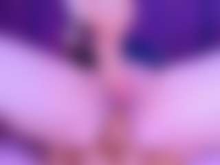 estrella-hkz MILF webcam performer live streaming