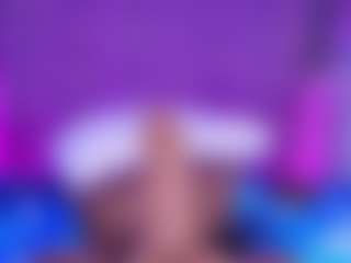 Live cam show with estrella-hkz - Blonde Hair MILF on Streamer API