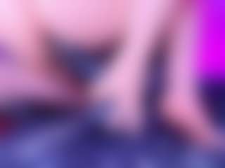 Live cam show with estrella-hkz - Blonde Hair Curvy on fapnchat