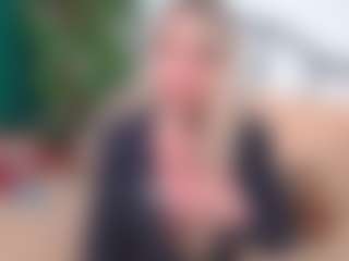 Live cam show with IsadoraDunkan - Granny on MyBangCams