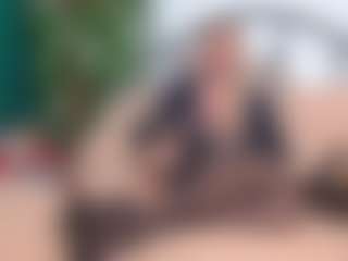 Live cam show with IsadoraDunkan - Granny on anonymated.com