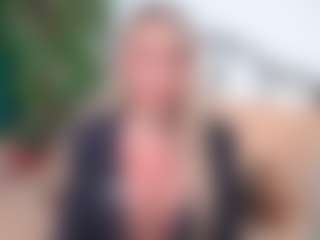 Live cam show with IsadoraDunkan - Granny on SquirtSoMuch
