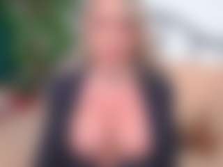 Live cam show with IsadoraDunkan - Dildo on Chatstar