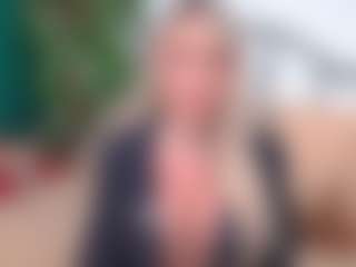 Live cam show with IsadoraDunkan - Dildo on StripNow