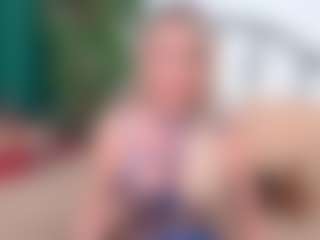 Live cam show with IsadoraDunkan - Striptease on SinfulBabes