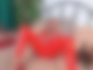 Live cam show with IsadoraDunkan - Granny on livesuperchat.net