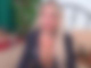 Live cam show with IsadoraDunkan - Granny on Camiplay Live