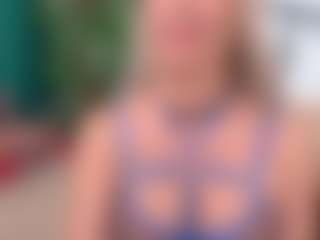 Live cam show with IsadoraDunkan - Moaning on PervPlay.com