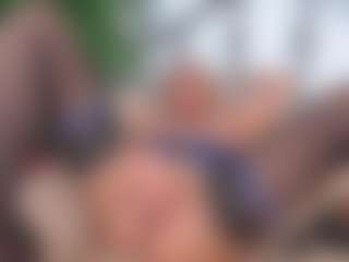 Live cam show with IsadoraDunkan - Granny on Uber Horny