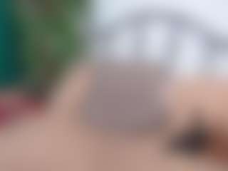 Live cam show with IsadoraDunkan - Moaning on livesuperchat.net