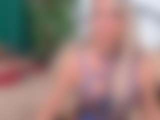 Live cam show with IsadoraDunkan - Blonde Hair Middle Aged on Lustler