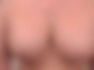 Live cam show with IsadoraDunkan - Gray Eyes on hrnylive.com