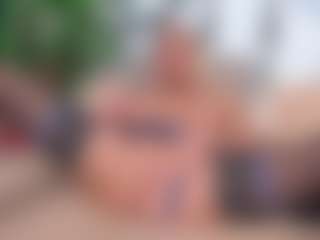 Live cam show with IsadoraDunkan - Granny Blonde Hair on dasdasdadada.com