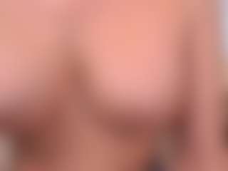 Live cam show with IsadoraDunkan - Middle Aged on Camsoda