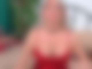 Live cam show with IsadoraDunkan - Middle Aged on Camsoda