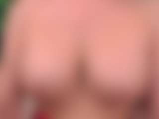 Live cam show with IsadoraDunkan - Shaved on Dolls Live