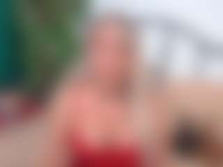 Live cam show with IsadoraDunkan - Oil on Milfs Live