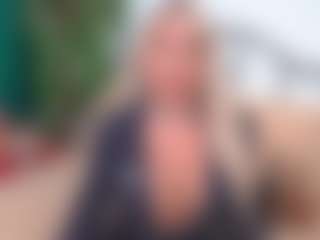 Live cam show with IsadoraDunkan - Granny Lovense on SquirtSoMuch