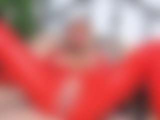 Live cam show with IsadoraDunkan - Striptease Granny on Camsoda Late Night
