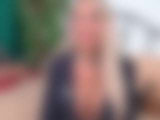 Live cam show with IsadoraDunkan - Granny Blonde Hair on CamClone