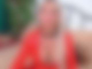 Live cam show with IsadoraDunkan - Striptease Granny on Camsoda