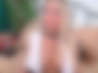 Live cam show with IsadoraDunkan - Lush Blonde Hair on dropp.cam
