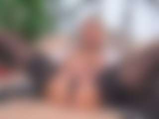 Live cam show with IsadoraDunkan - Granny Blonde Hair on Camsoda