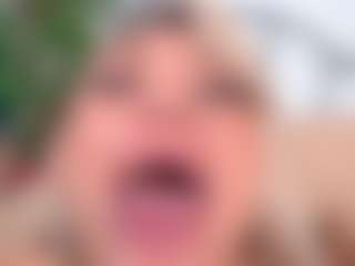 Live cam show with IsadoraDunkan - Interactivetoy Granny on Free Soda
