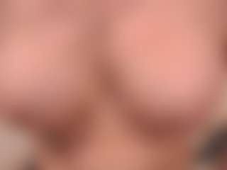 Live cam show with IsadoraDunkan - Blonde Hair on Soda Cam